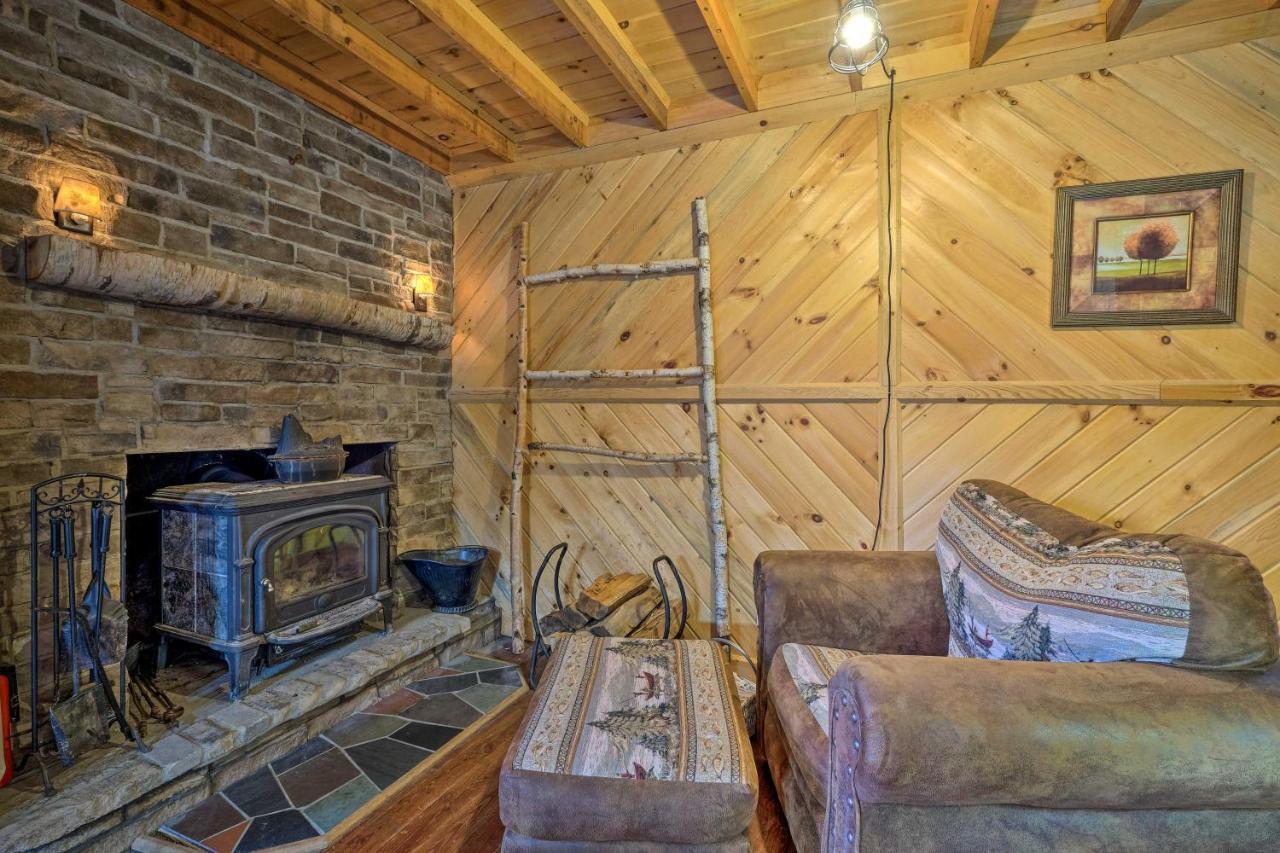 Secluded Johnsburg Retreat With Hot Tub And Fire Pit Villa Exterior foto