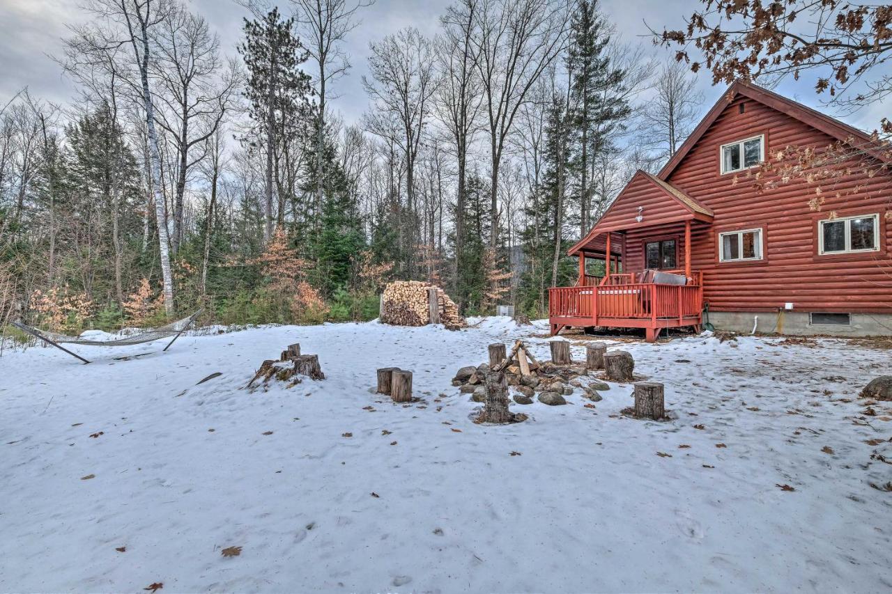 Secluded Johnsburg Retreat With Hot Tub And Fire Pit Villa Exterior foto
